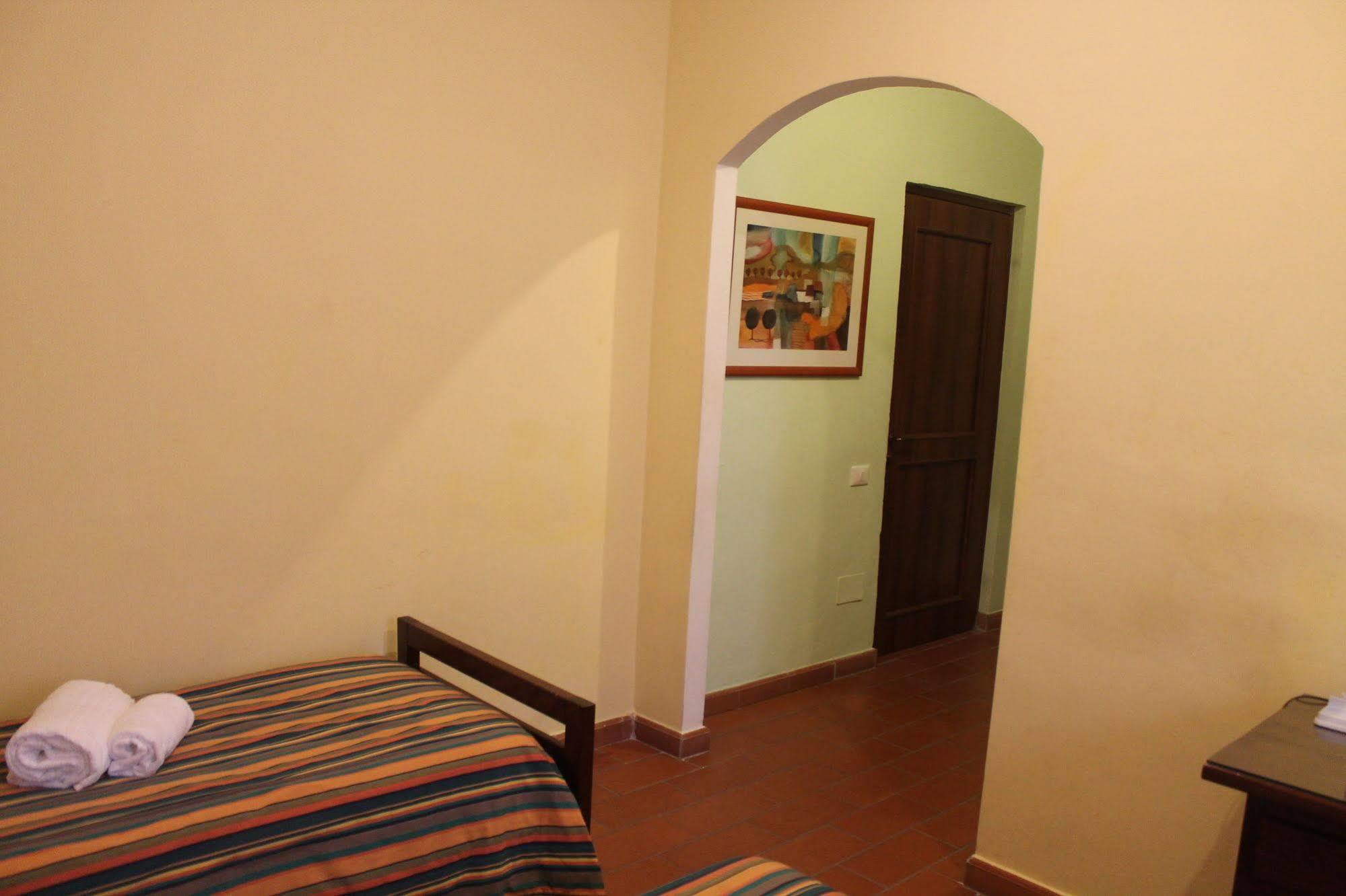 Hotel La Meridiana Акуи Терме Екстериор снимка
