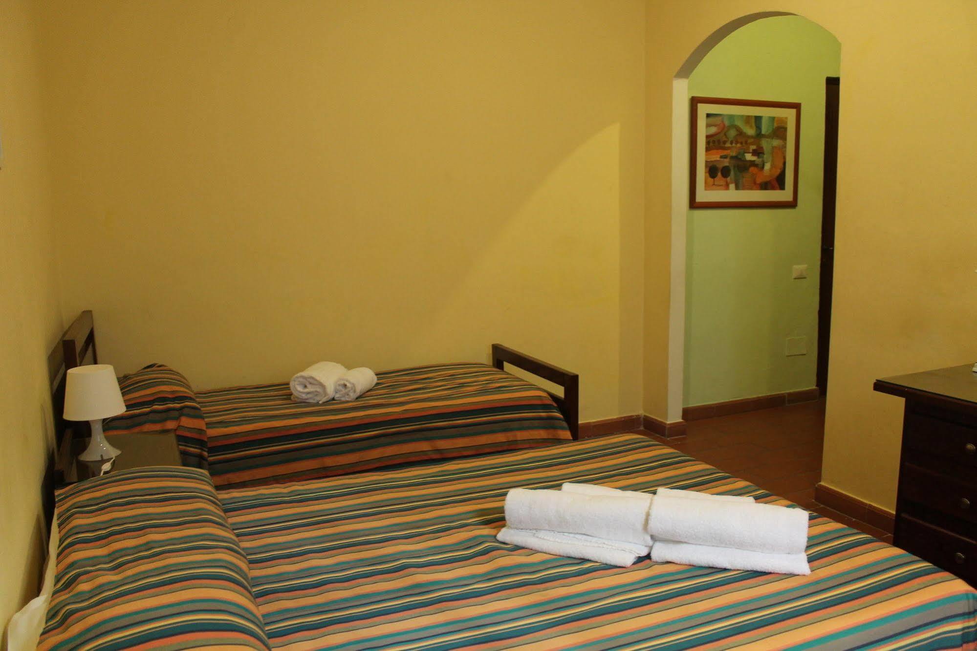 Hotel La Meridiana Акуи Терме Екстериор снимка
