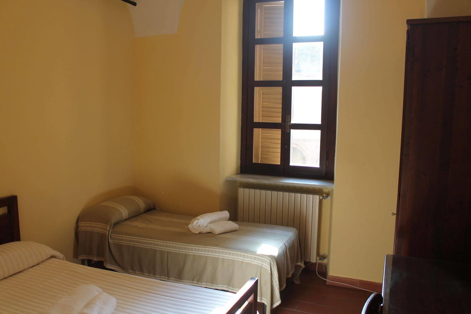 Hotel La Meridiana Акуи Терме Екстериор снимка